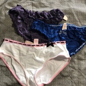 3 pairs of VC panties